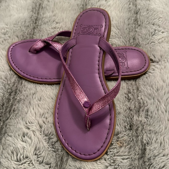 Girl's Ugg Purple Flip Flops - Size 3 - Picture 1 of 3